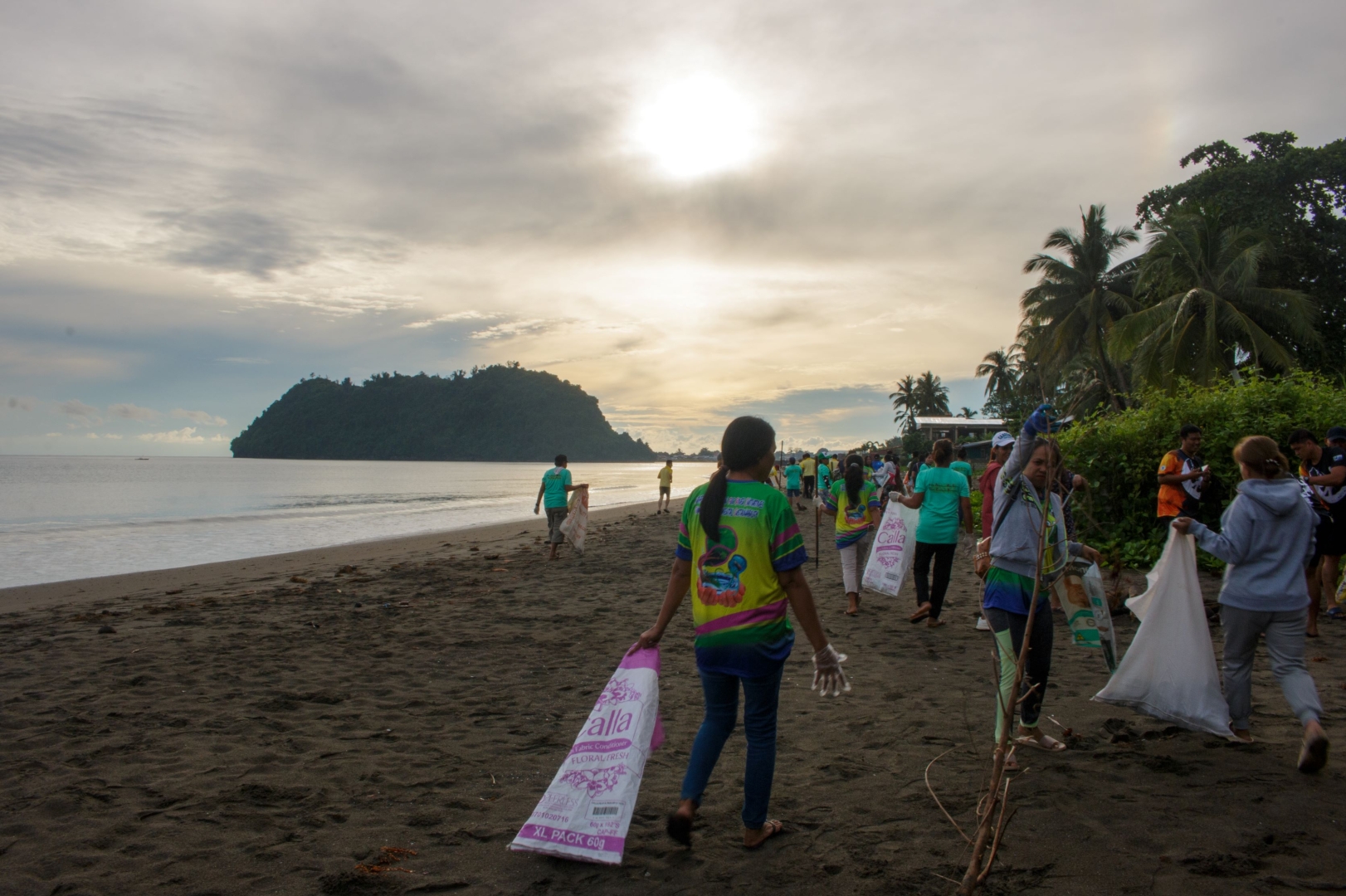 Mobilizing the community. MARITES were joined by different groups, NGOs, agencies, and sectors in Tandag during the World Ocean Day activities.